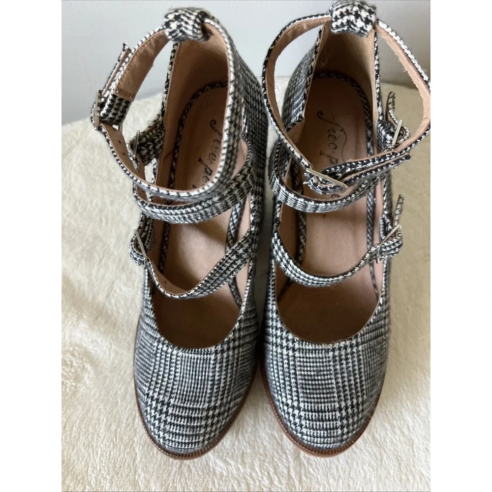 FREE PEOPLE Houndstooth Plaid Chunky Strappy Mary Jane Heels Shoes Size 37 Fall